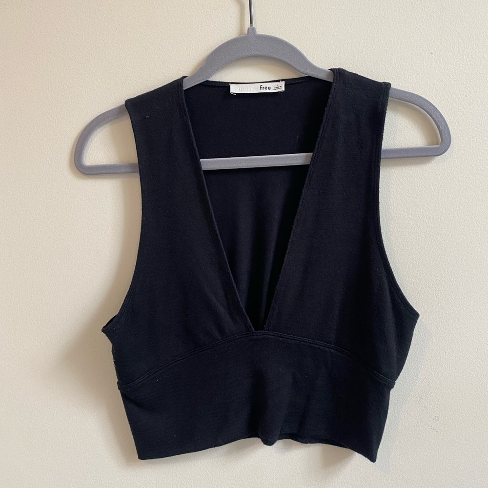 Wilfred Free (Aritzia) Black V-Neck Thin-Knit Crop Tank Top with Long Line Bust